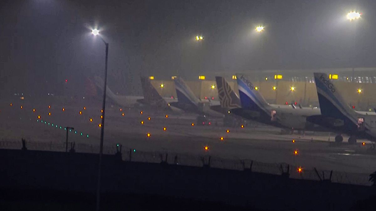 dense-fog-affects-operations-of-around-120-flights-in-delhi-several-trains-delayed-as-dellhites-shiver-at-4-degrees